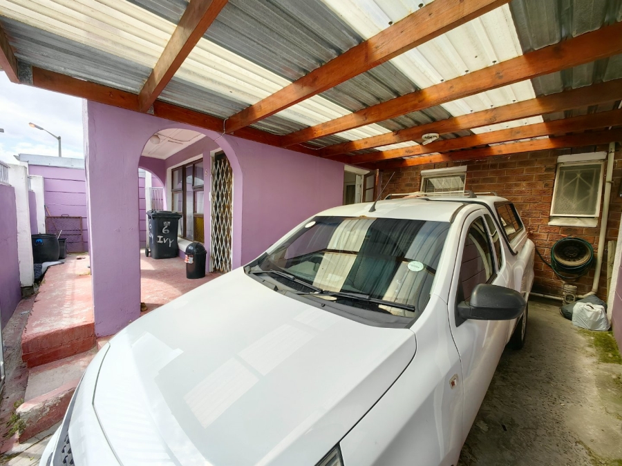 3 Bedroom Property for Sale in Lentegeur Western Cape